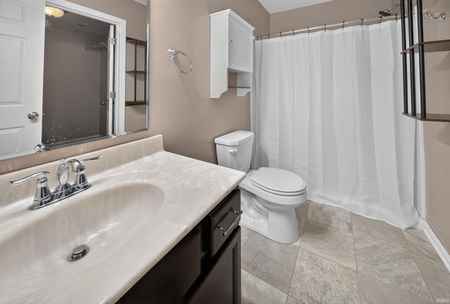 817 Candlestick Court, Evansville, IN 47725