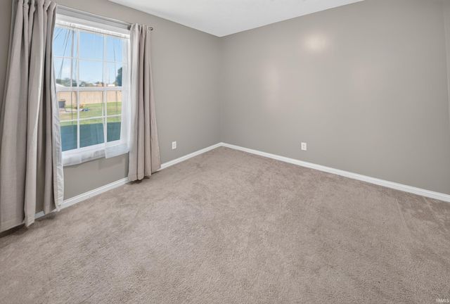 817 Candlestick Court, Evansville, IN 47725