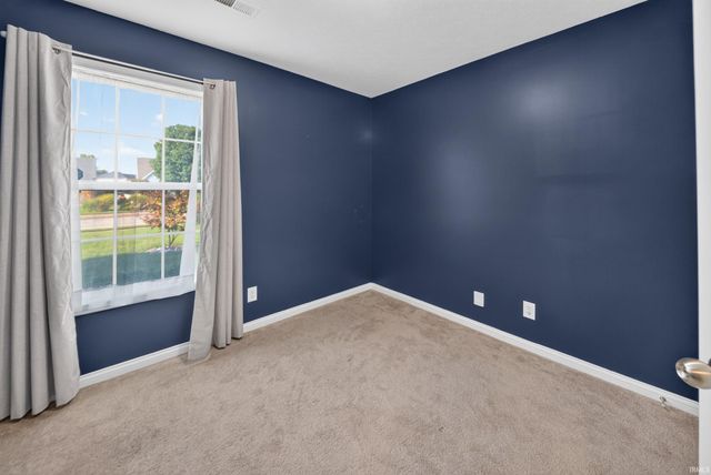817 Candlestick Court, Evansville, IN 47725
