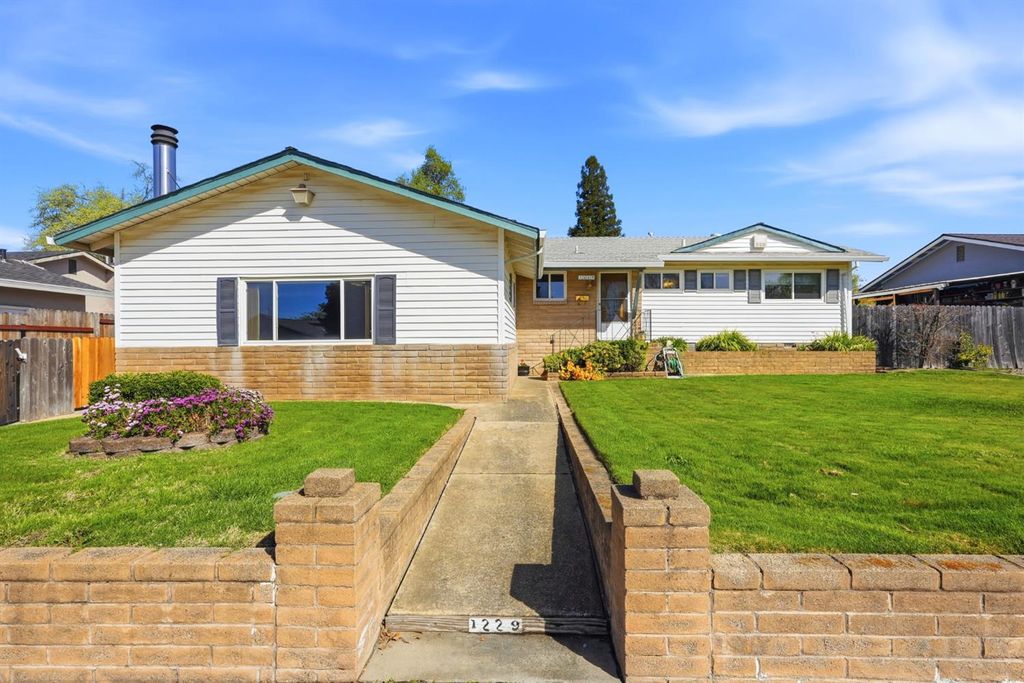 1229 School St, Folsom, CA 95630