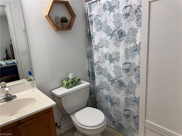 2558 Ambassador Court, High Point, NC 27265