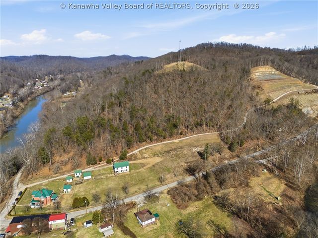 512 Walgrove Road, Elkview, WV 25071