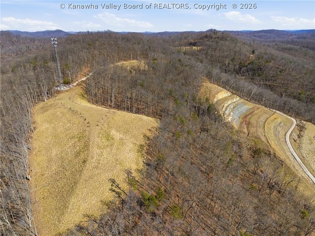 512 Walgrove Road, Elkview, WV 25071