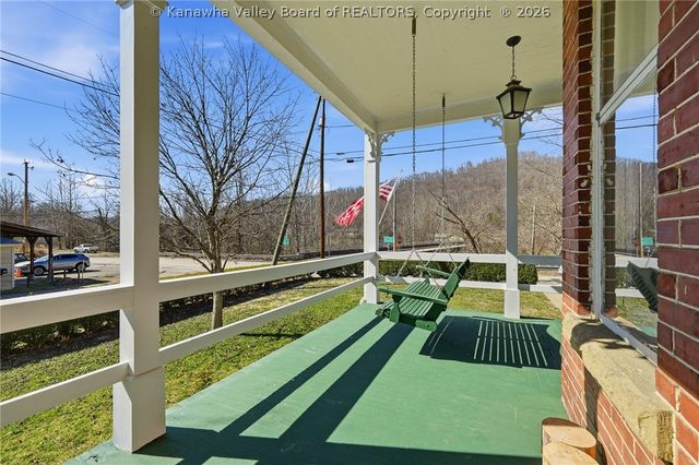 512 Walgrove Road, Elkview, WV 25071