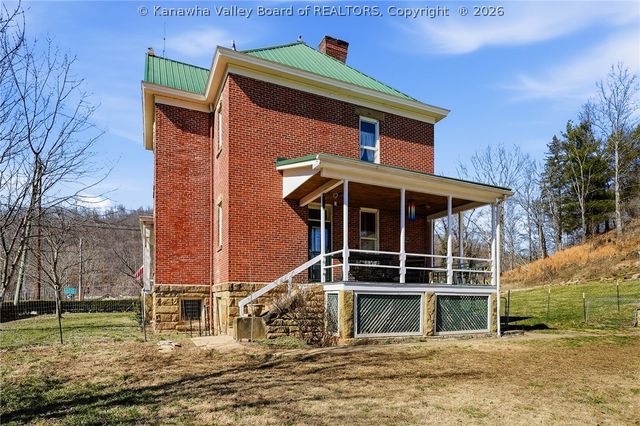 512 Walgrove Road, Elkview, WV 25071
