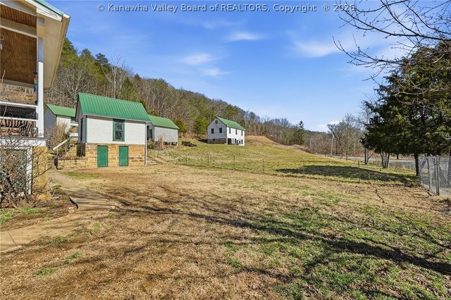512 Walgrove Road, Elkview, WV 25071