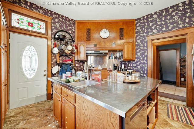 512 Walgrove Road, Elkview, WV 25071