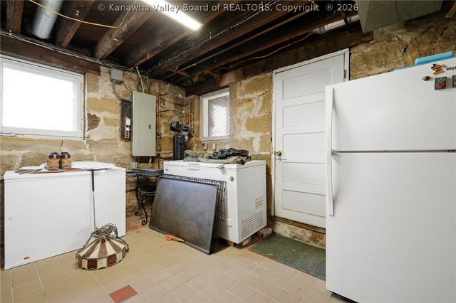 512 Walgrove Road, Elkview, WV 25071