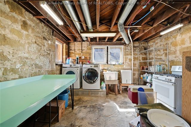 512 Walgrove Road, Elkview, WV 25071