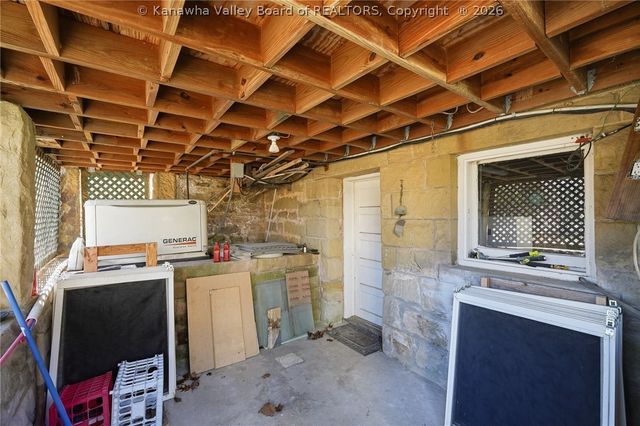 512 Walgrove Road, Elkview, WV 25071