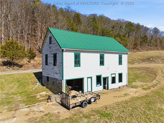 512 Walgrove Road, Elkview, WV 25071