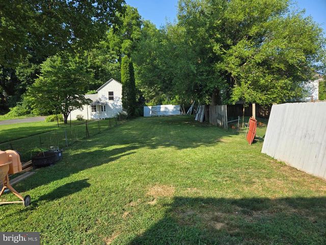 24 S HULL ST, Reading, PA 19608
