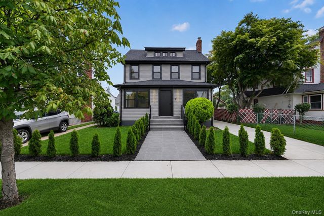 11137 196th Street, Hollis, NY 11412