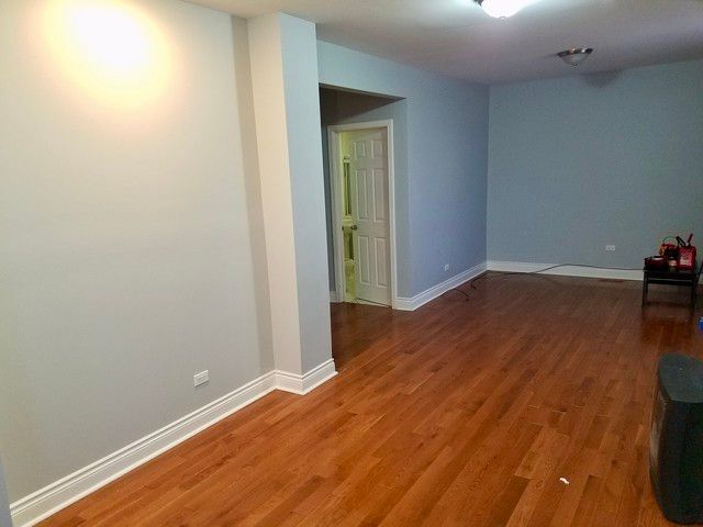 8100 S Houston Avenue, Chicago, IL 60617