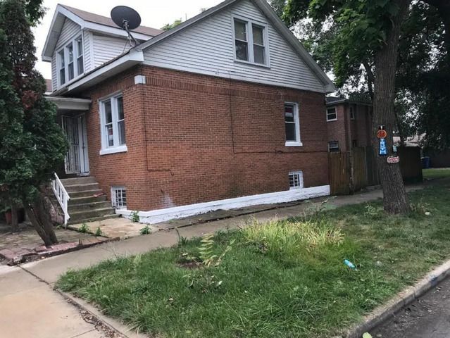 8100 S Houston Avenue, Chicago, IL 60617