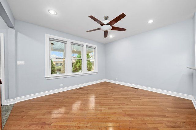 8100 S Houston Avenue, Chicago, IL 60617