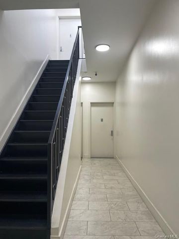 25-39-38 street, Astoria, NY 11103