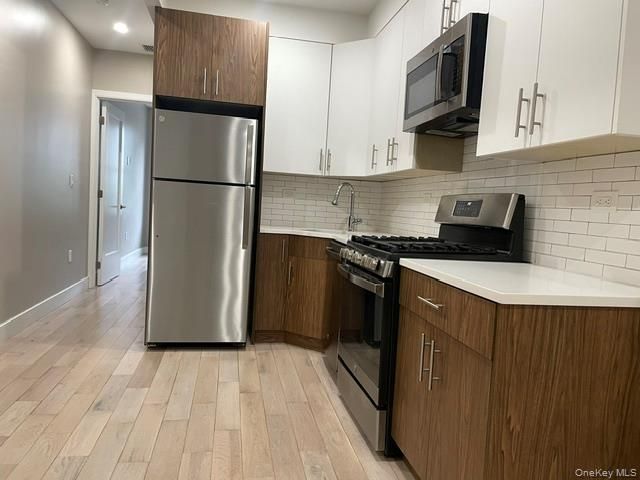 25-39-38 street, Astoria, NY 11103