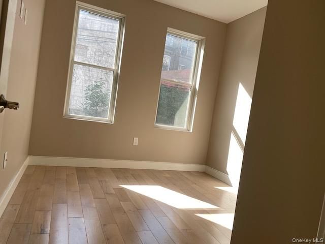 25-39-38 street, Astoria, NY 11103