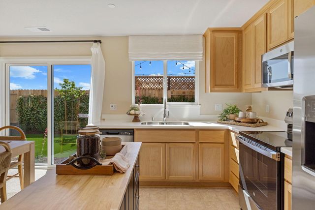 449 Lemongrass St, Turlock, CA 95380