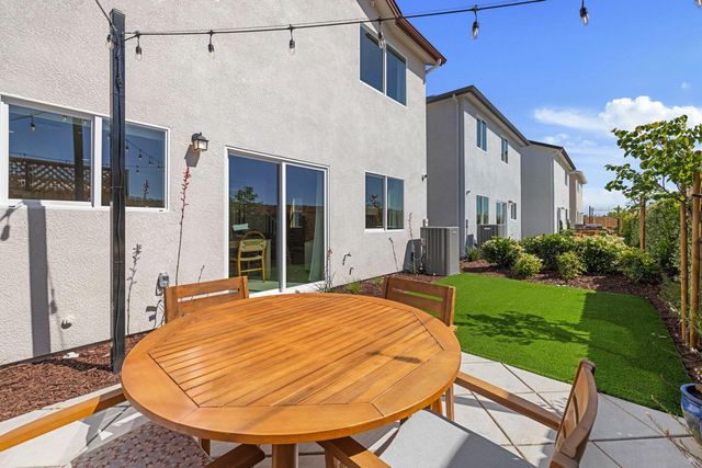 449 Lemongrass St, Turlock, CA 95380