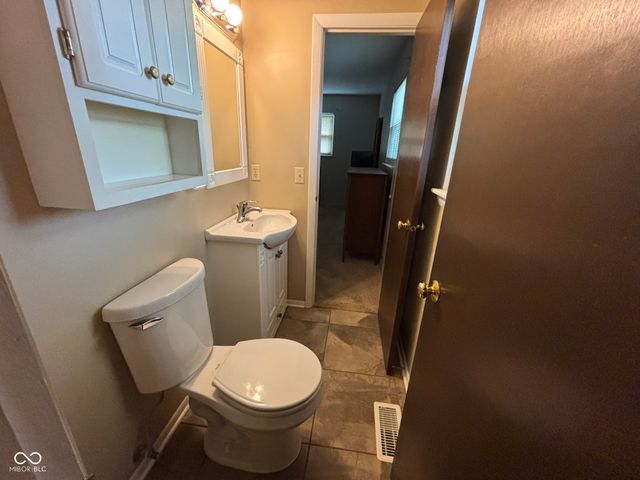 11214 Moores Circle, Indianapolis, IN 46229