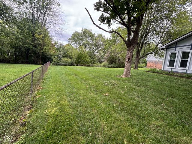 11214 Moores Circle, Indianapolis, IN 46229