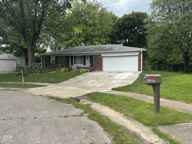 11214 Moores Circle, Indianapolis, IN 46229