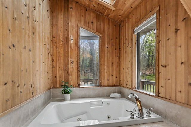 6700 N Sprinkle Road, Kalamazoo, MI 49004