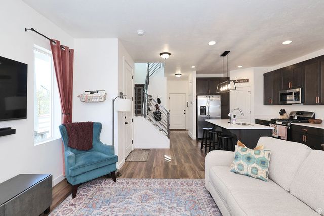 15193 S REINS WAY, Bluffdale, UT 84065