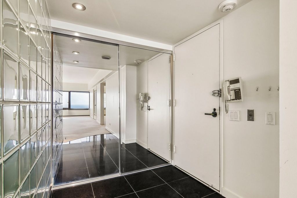 175 E Delaware Place 5721, Chicago, IL 60611 — photo 5