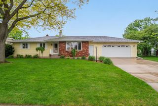 1369 MULBERRY LANE, Neenah, WI 54956