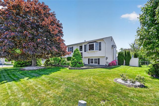 19 Sutherland Drive, Monroe, NY 10950