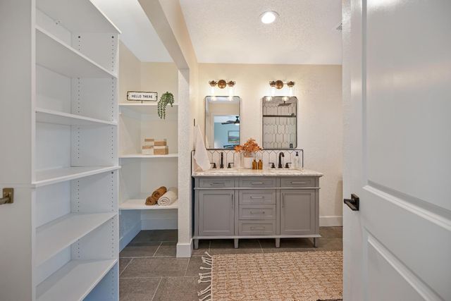 5750 Connie Ct, Loomis, CA 95650