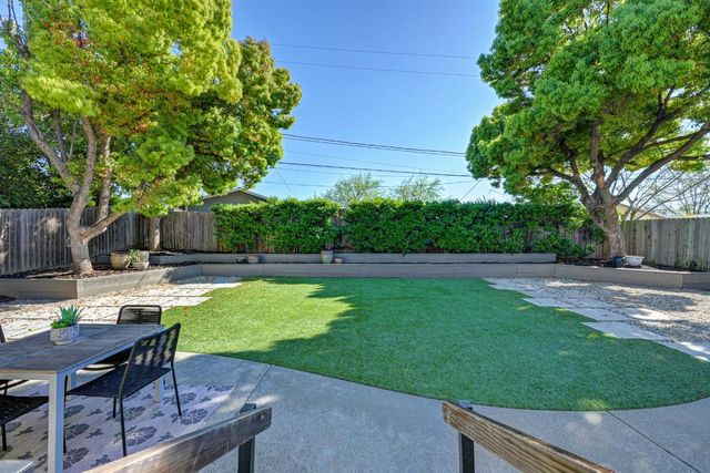 5750 Connie Ct, Loomis, CA 95650