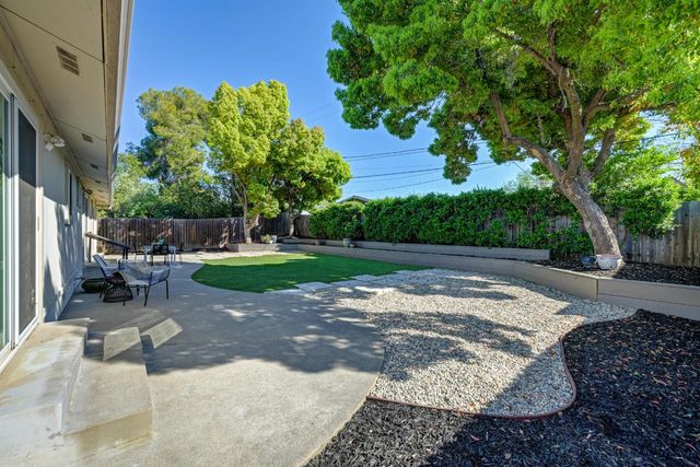 5750 Connie Ct, Loomis, CA 95650