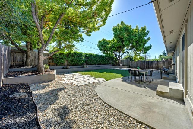 5750 Connie Ct, Loomis, CA 95650