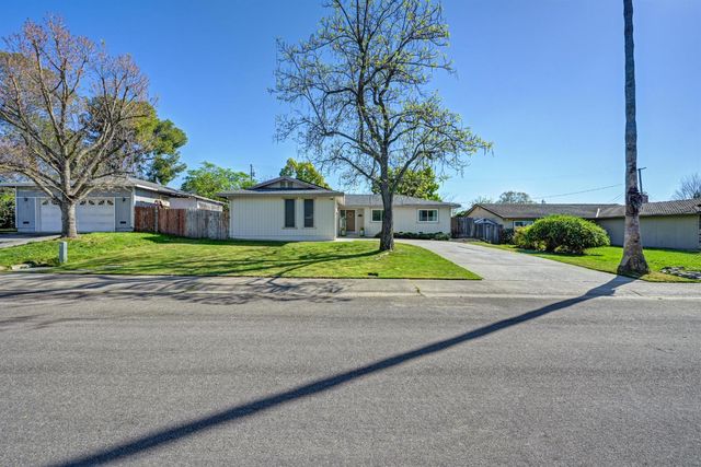 5750 Connie Ct, Loomis, CA 95650