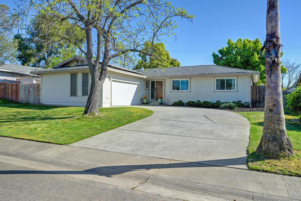 5750 Connie Ct, Loomis, CA 95650