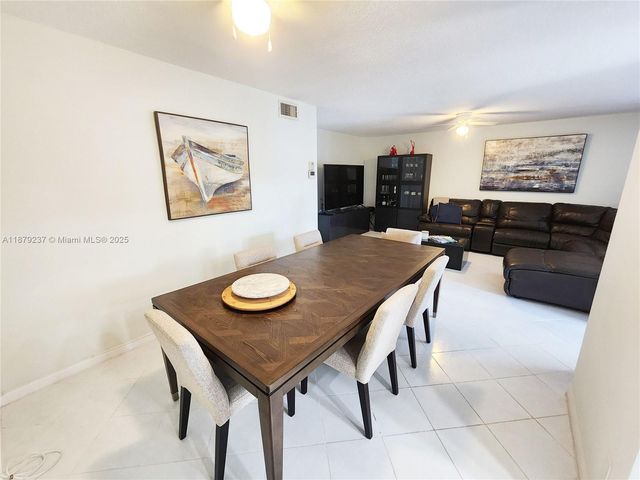 580 Egret Dr 322, Hallandale Beach, FL 33009