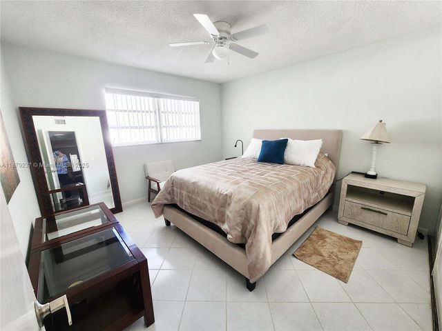 580 Egret Dr 322, Hallandale Beach, FL 33009