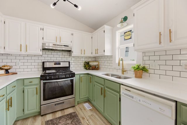 8743 Ross, Valley Center, KS 67147