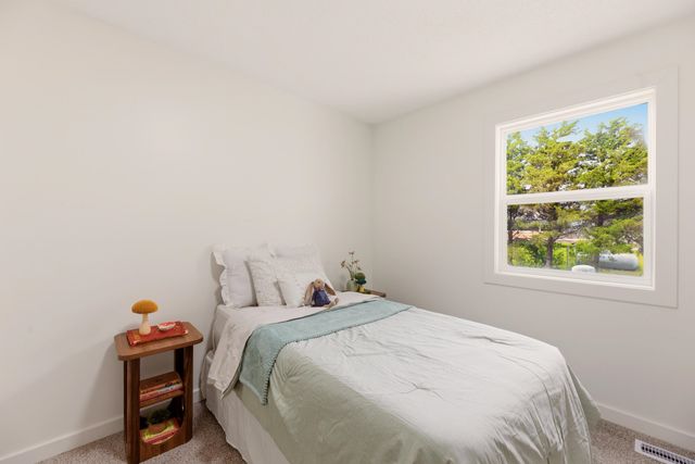 8743 Ross, Valley Center, KS 67147
