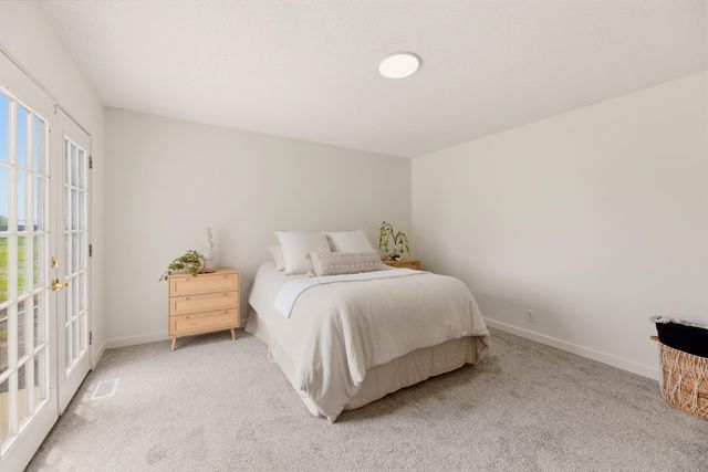 8743 Ross, Valley Center, KS 67147