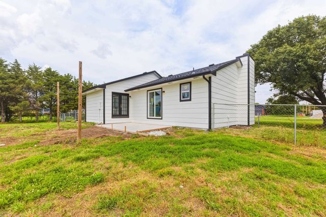 8743 Ross, Valley Center, KS 67147