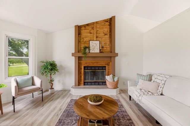8743 Ross, Valley Center, KS 67147