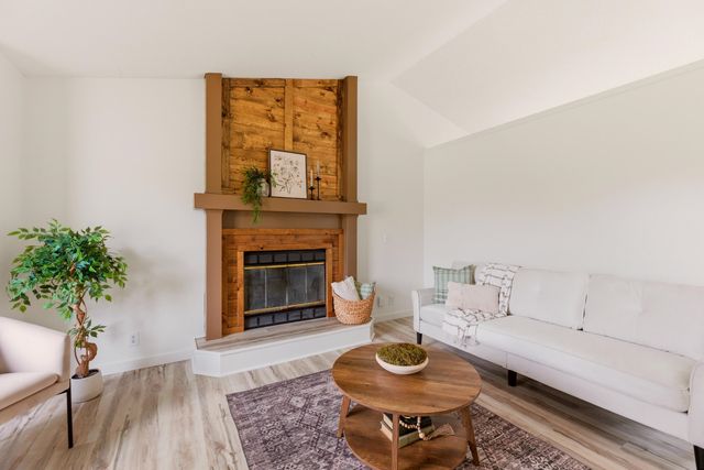 8743 Ross, Valley Center, KS 67147