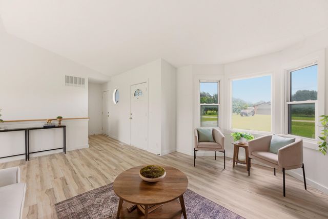 8743 Ross, Valley Center, KS 67147