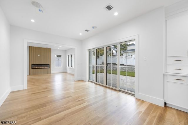 48 Grant Ave, East Hanover Twp., NJ 07936