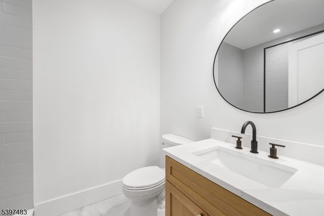 48 Grant Ave, East Hanover Twp., NJ 07936